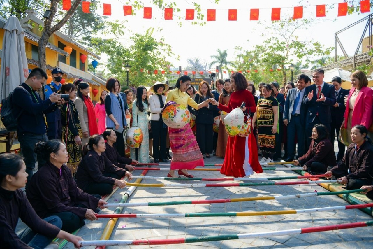 Home Hanoi Xuan: Hành trình nửa thập kỷ tôn vinh Tết Việt