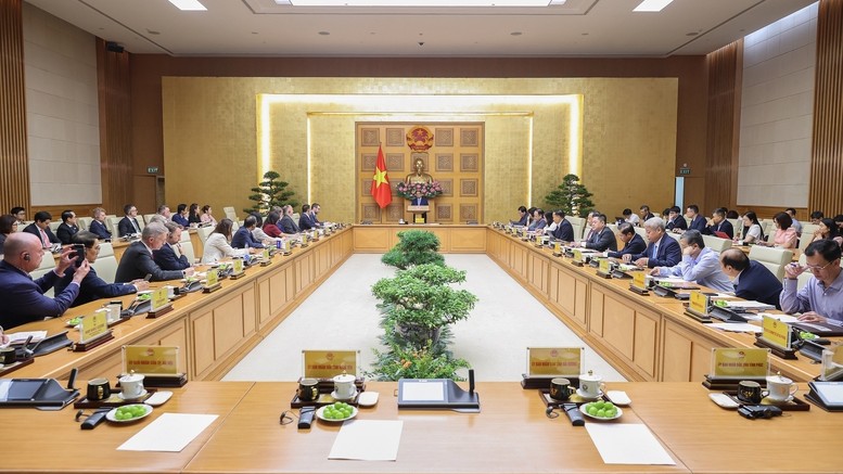 Thủ tướng kêu gọi các doanh nghiệp Anh thực hiện 6 đột phá cùng Việt Nam