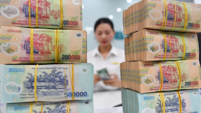 Lãi suất tiết kiệm ngày 8/7: Chứng kiến sự xuất hiện của những mức lãi suất huy động "khủng"
