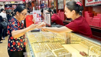 Hết thời độc quyền vàng miếng, thị trường bước vào cuộc chơi mới