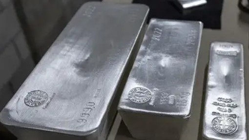 Ngày 9/7: Giá bạc thế giới giảm nhẹ