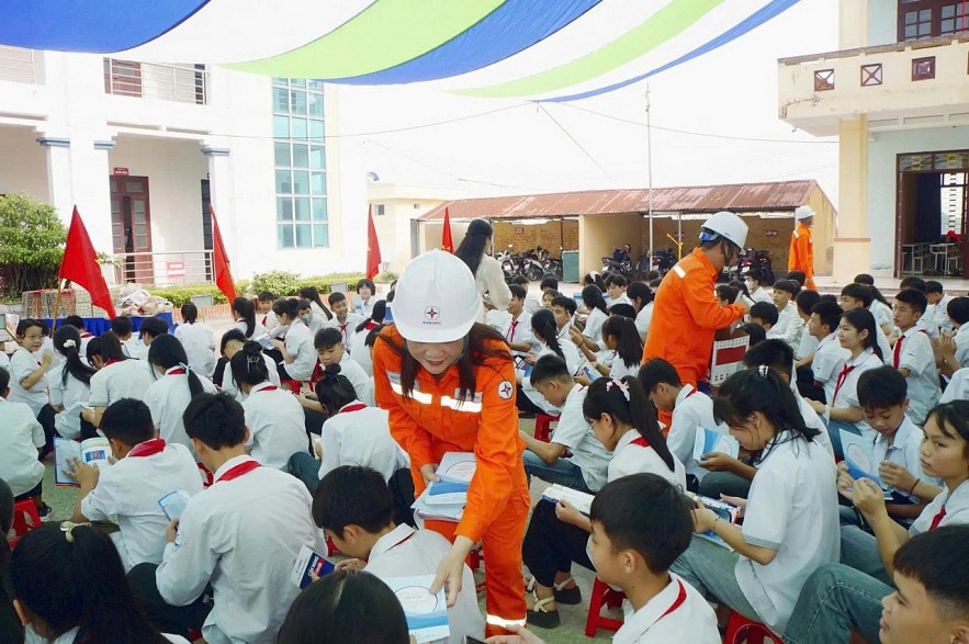 EVN đảm bảo cung cấp điện an toàn, phục vụ phát triển kinh tế - xã hội