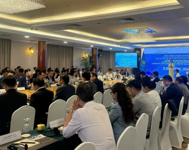 TP. Hồ Chí Minh tổ chức bàn tròn doanh nghiệp hợp tác xây dựng Trung tâm tài chính quốc tế