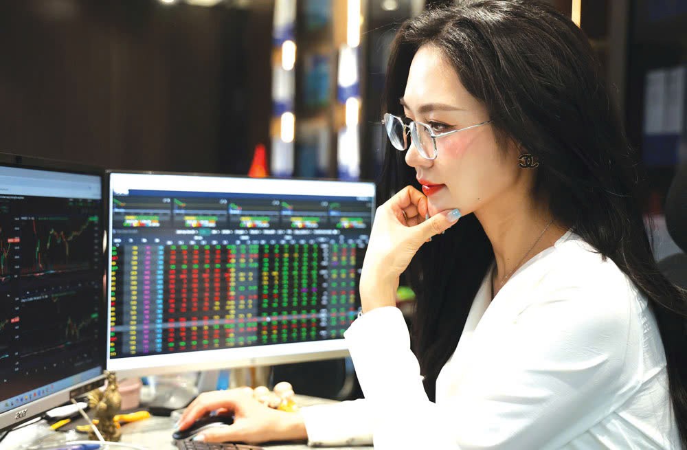 Chứng khoán ngày 20/8: VN-Index có “cú hồi” khá ngoạn mục, nhờ lực cầu bắt đáy