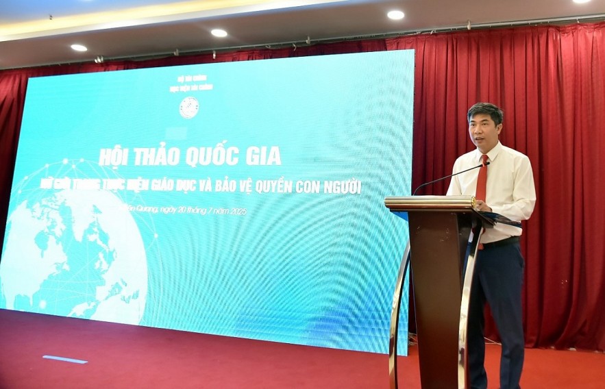 Nữ giới cần phát huy bản lĩnh, sáng tạo để dẫn dắt giáo dục và bảo vệ quyền con người