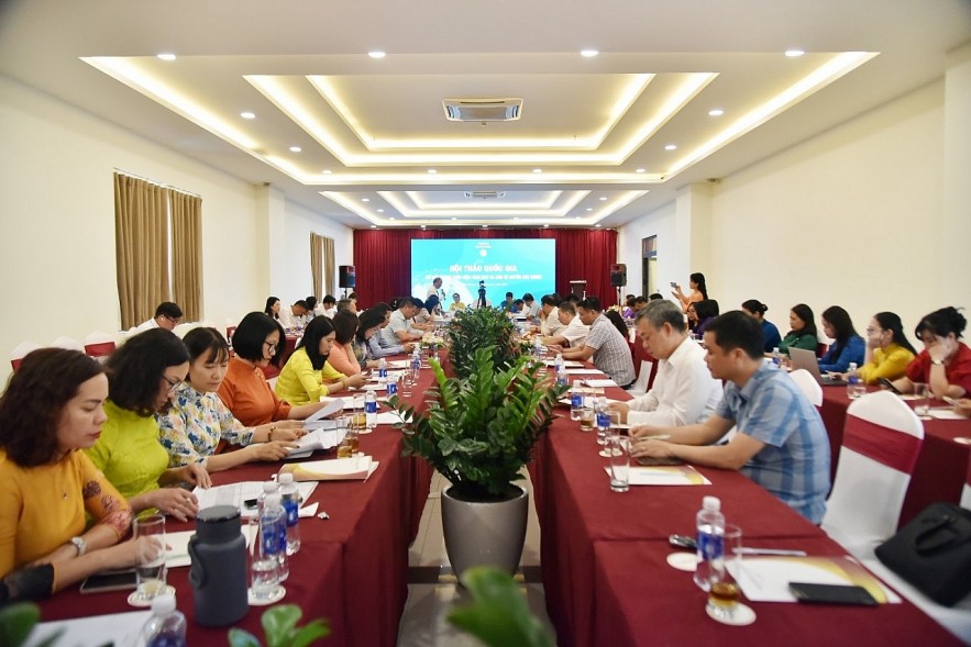 Nữ giới cần phát huy bản lĩnh, sáng tạo để dẫn dắt giáo dục và bảo vệ quyền con người