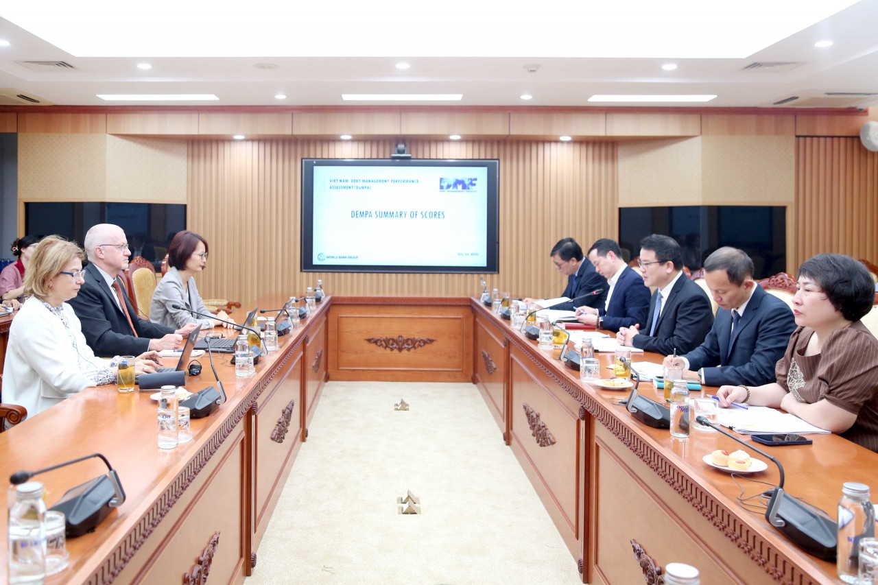 Thứ trưởng Trần Quốc Phương tiếp Chuyên gia trưởng về Quản lý nợ của Ngân hàng Thế giới