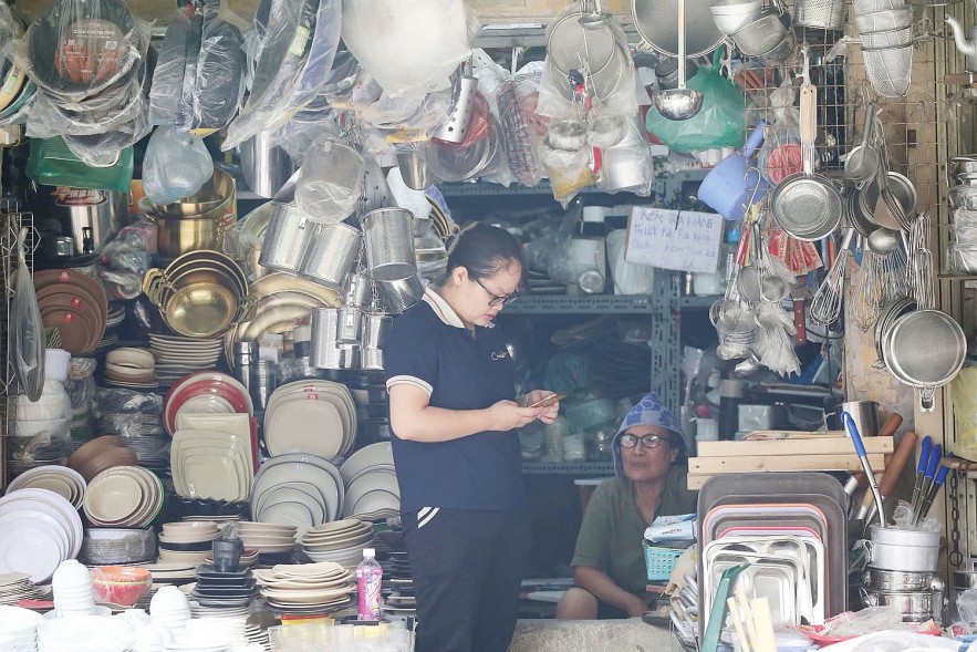 Xây dựng lộ trình “chuyển tiếp mềm” để hộ kinh doanh sẵn sàng lên doanh nghiệp