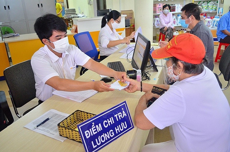 Chi trả lương hưu không bị gián đoạn khi vận hành chính quyền địa phương 2 cấp
