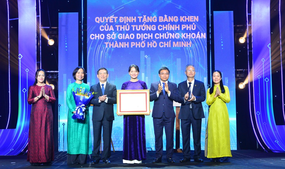Chính thức ra mắt Hệ thống Công nghệ thông mới cho thị trường chứng khoán