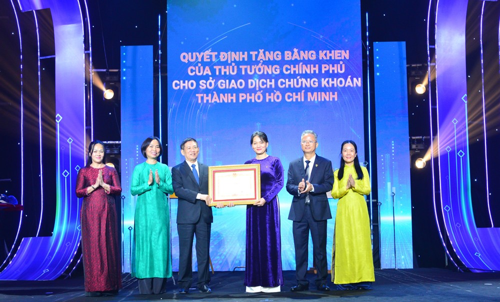 Chính thức ra mắt Hệ thống Công nghệ thông mới cho thị trường chứng khoán
