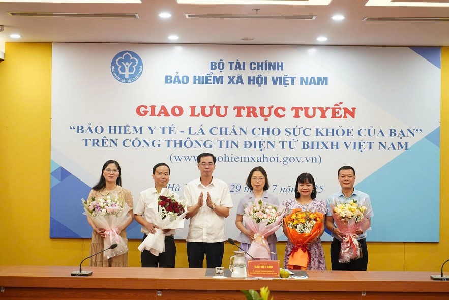 Giao lưu trực tuyến “Bảo hiểm y tế - Lá chắn cho sức khỏe của bạn”