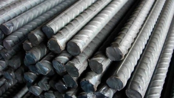 Ngày 30/7: Giá thép tiếp tục giảm, quặng sắt nhích tăng