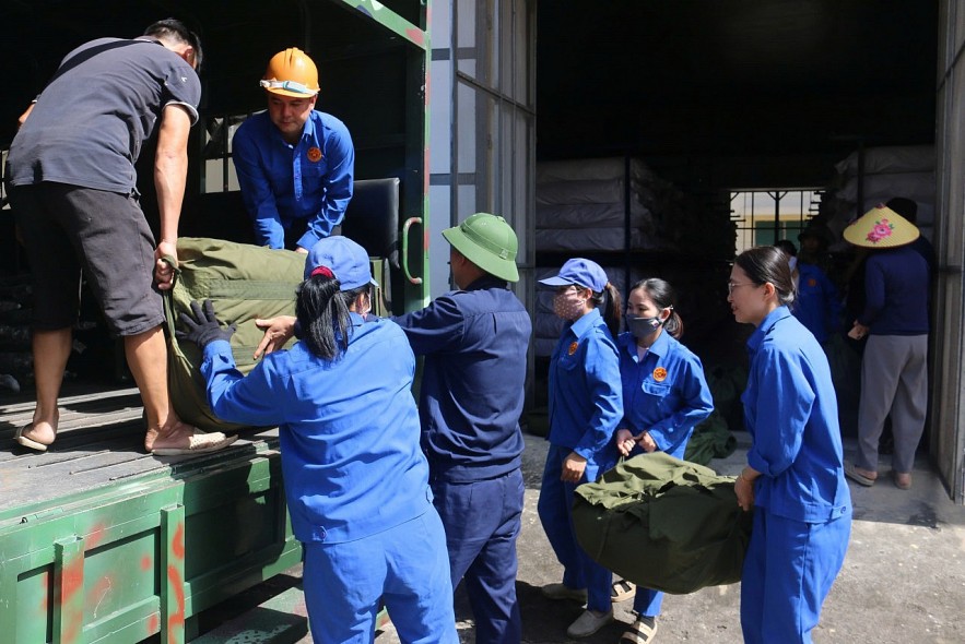 Kịp thời xuất cấp hàng dự trữ hỗ trợ người dân vùng bão lũ ở Nghệ An