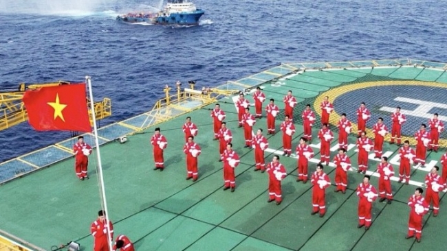 Chào mừng Đại hội đại biểu Đảng bộ Petrovietnam lần thứ IV, nhiệm kỳ 2025-2030: Khát vọng vươn mình trong nhiệm kỳ mới