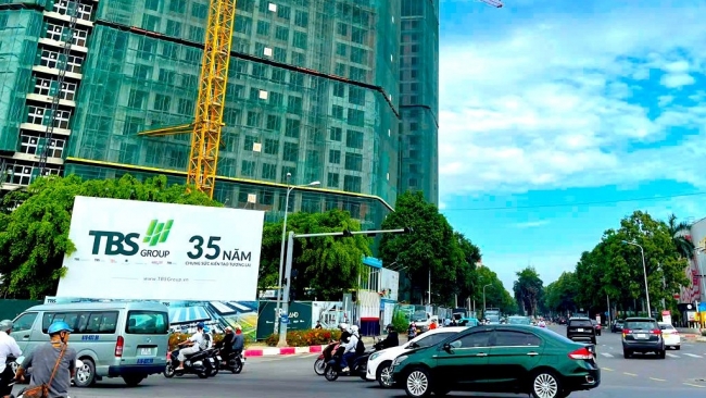 Chiếm dụng lòng đường, đơn vị thi công dự án Green Tower của TBS Land bị xử phạt