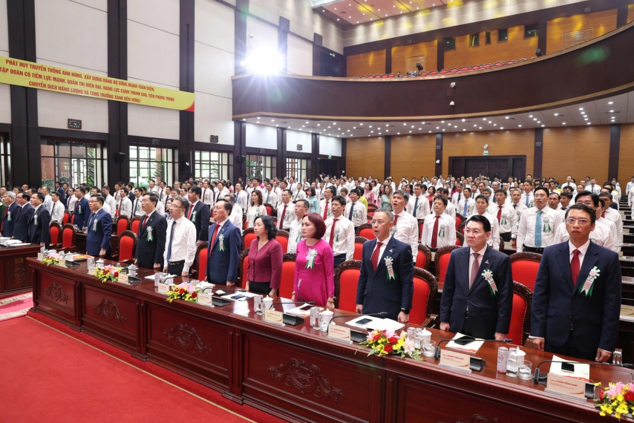 Để phong trào thi đua thực sự là động lực thực hiện thắng lợi các mục tiêu phát triển của Petrovietnam trong giai đoạn mới|