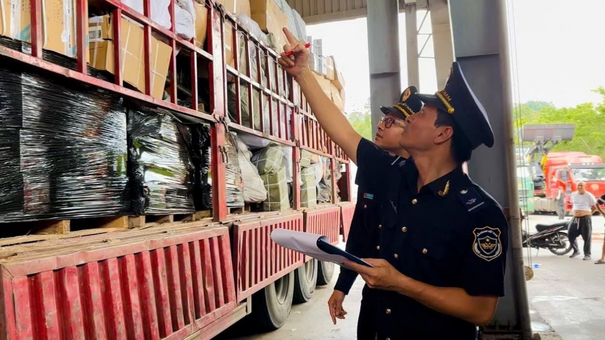 Hải quan thu ngân sách nhà nước đạt 261.376 tỷ đồng, tăng 9,1%