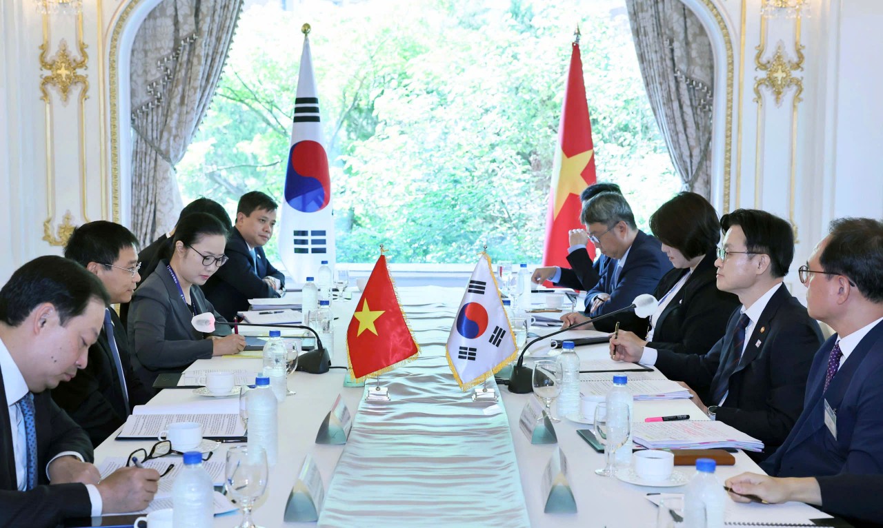 Bộ trưởng Nguyễn Văn Thắng làm việc với Bộ trưởng Bộ Thương mại, Công nghiệp và Năng lượng Hàn Quốc