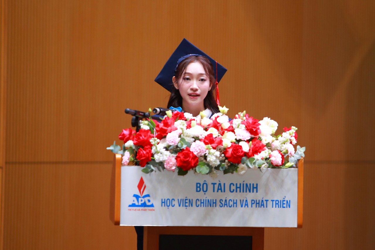 Học viện Chính sách và phát triển trao bằng tốt nghiệp cho hơn 1.268 tân cử nhân