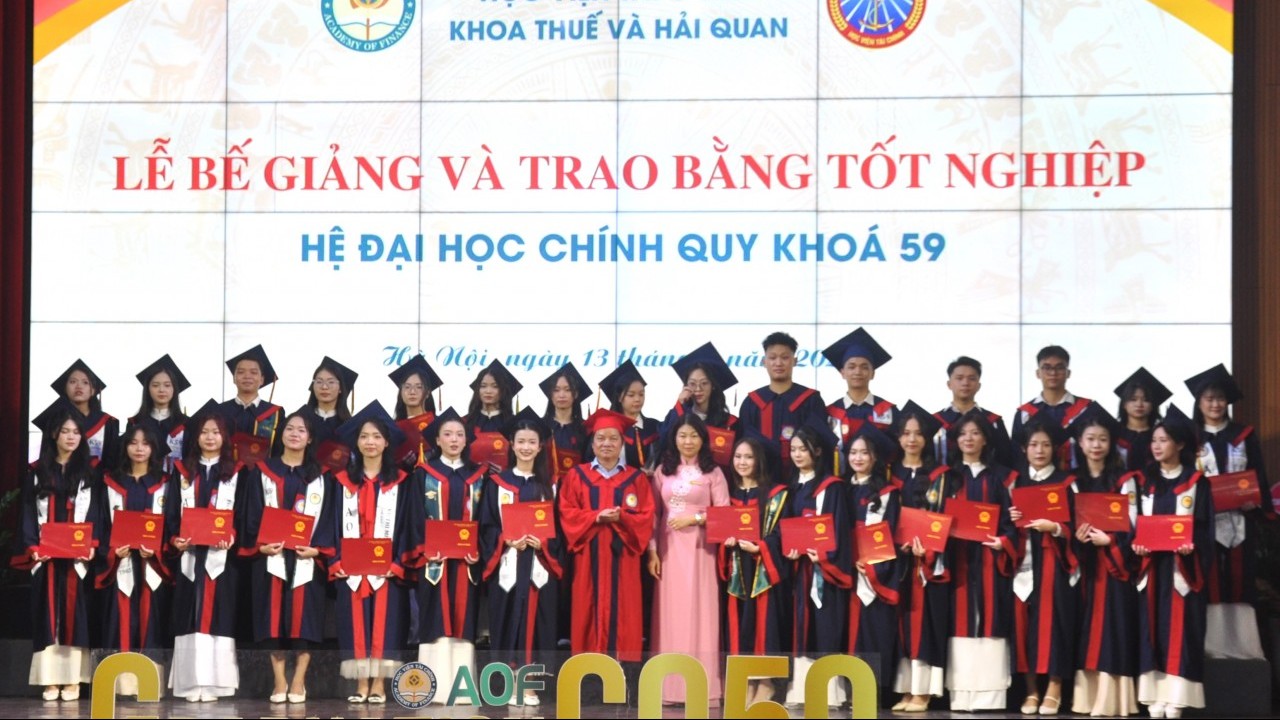 Học viện Tài chính: Hơn 72% sinh viên Khoa Thuế và Hải quan khóa 59 tốt nghiệp loại Giỏi và Xuất sắc