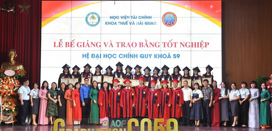 Học viện Tài chính: Hơn 72% sinh viên Khoa Thuế và Hải quan khóa 59 tốt nghiệp loại Giỏi và Xuất sắc