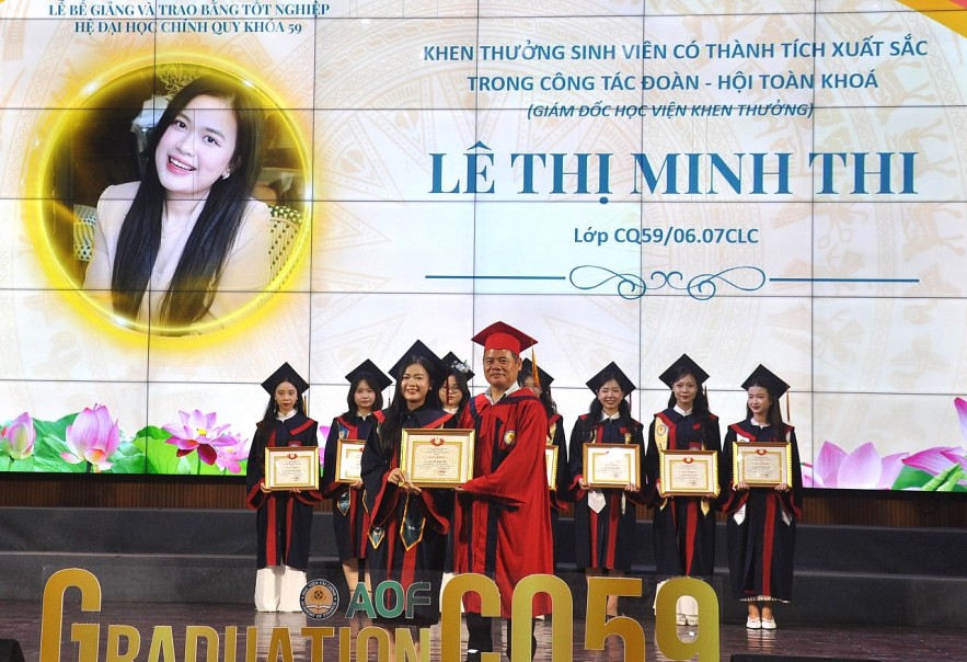 Học viện Tài chính: Hơn 72% sinh viên Khoa Thuế và Hải quan khóa 59 tốt nghiệp loại Giỏi và Xuất sắc