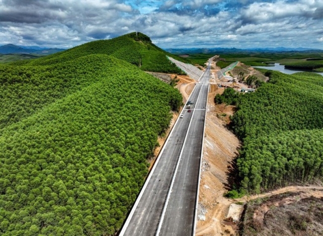 Khởi công 302 km cao tốc thúc đẩy phát triển kinh tế - xã hội