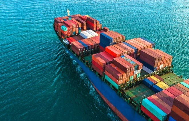 Xuất nhập khẩu giữ đà tăng trưởng, Việt Nam đón sóng dịch chuyển sản xuất