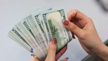 Chuyển từ 1.000 USD ra nước ngoài sẽ phải báo cáo nhằm ngăn “chảy máu” ngoại tệ