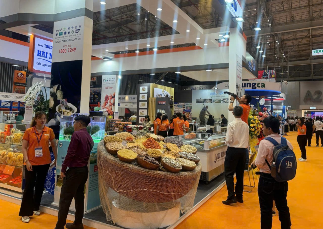 Doanh nghiệp F&B: “Xanh hóa” và minh bạch để vượt rào cản thị trường quốc tế Doanh nghiệp F&B: “Xanh hóa” và minh bạch để vượt rào cản thị trường quốc tế