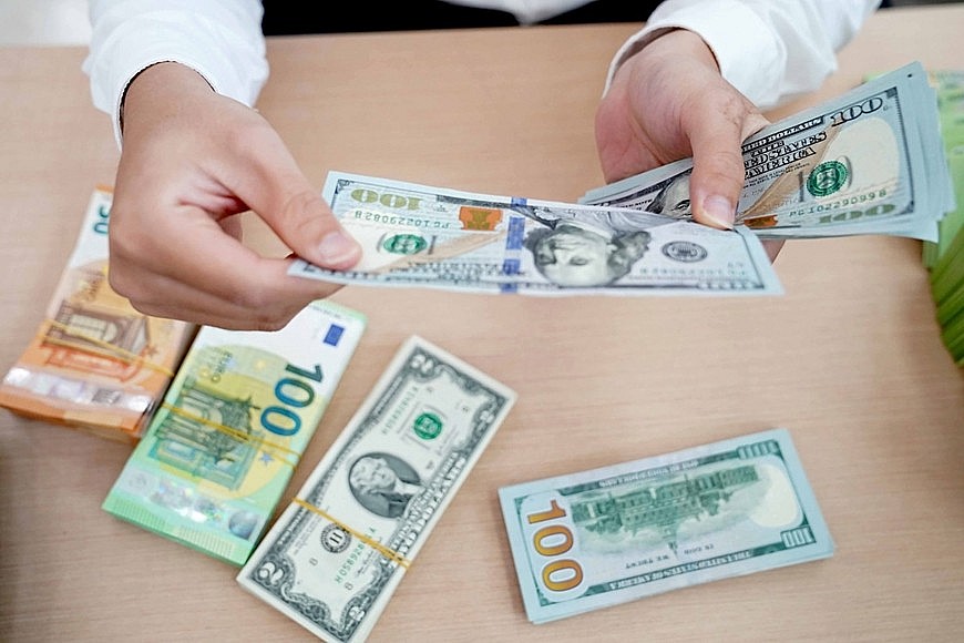 Tỷ giá USD hôm nay (23/8): Ngân hàng Nhà nước tăng cao kỷ lục, thế giới giảm mạnh
