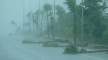 Phó Thủ tướng Trần Hồng Hà: Các địa phương tiếp tục triển khai công việc ứng phó bão số 5, quan trọng nhất là “bảo đảm an toàn cho nhân dân”