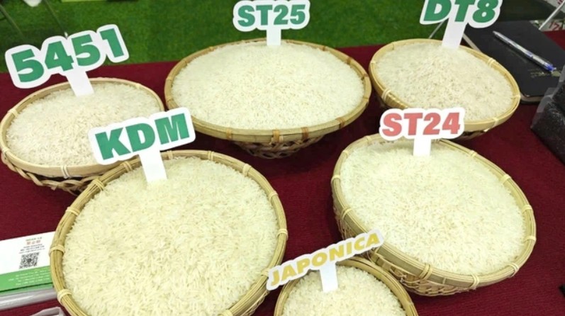 Ngày 26/8: Giá một số loại gạo nguyên liệu xuất khẩu giảm mạnh