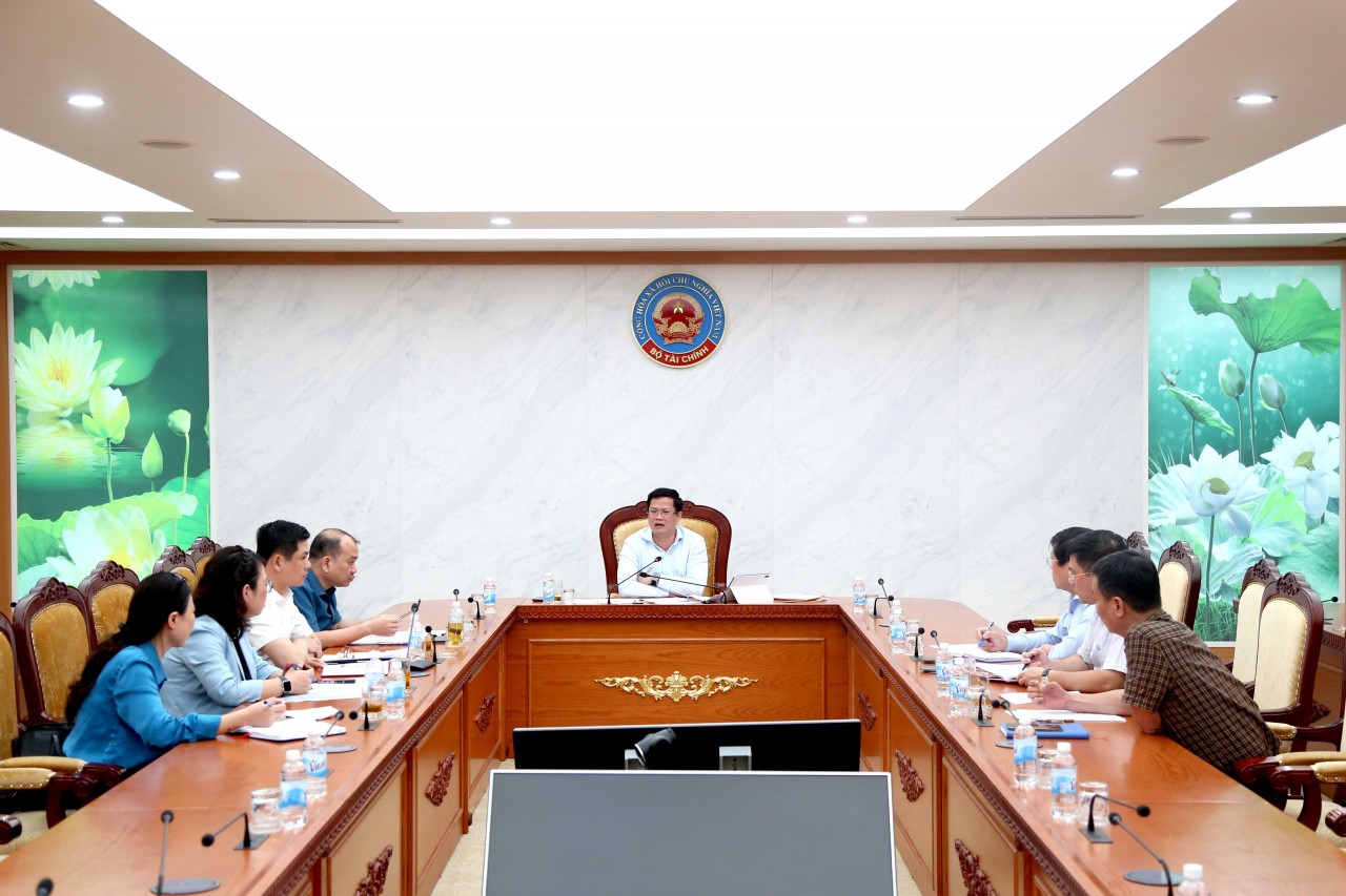 Bộ Tài chính bàn hỗ trợ kinh phí công chức  làm việc xa nhà khi sắp xếp bộ máy gắn với mô hình chính quyền địa phương hai cấp