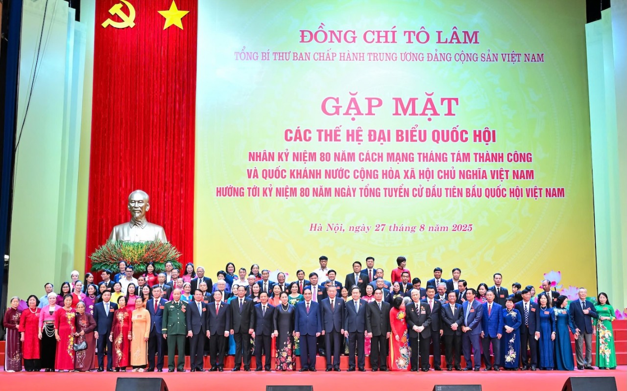 Tổng Bí thư Tô Lâm gặp mặt gần 2.000 đại biểu Quốc hội qua các thời kỳ