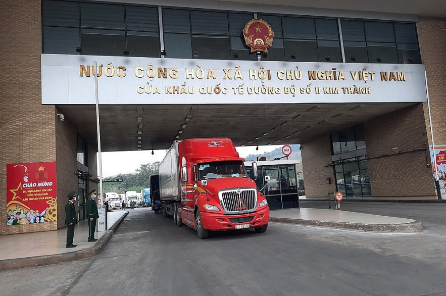 Hải quan cửa khẩu Lào Cai thu ngân sách tăng hơn 27%