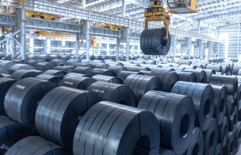 Ngành thép phục hồi mạnh nhờ cầu nội địa tăng và giá nguyên liệu hạ nhiệt