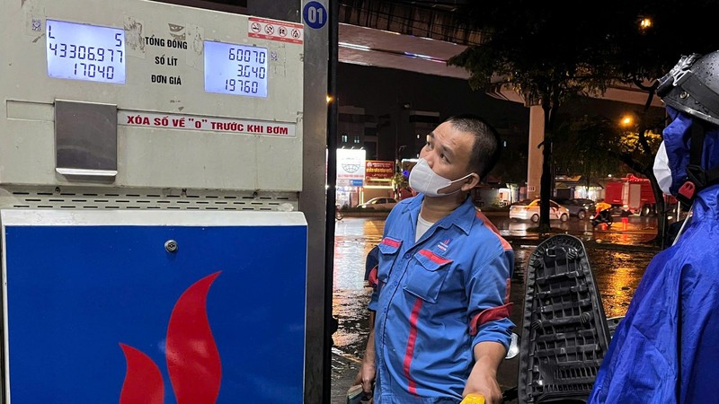 Ngày 29/8: Giá xăng dầu trong nước đồng loạt tăng, thế giới quay đầu giảm