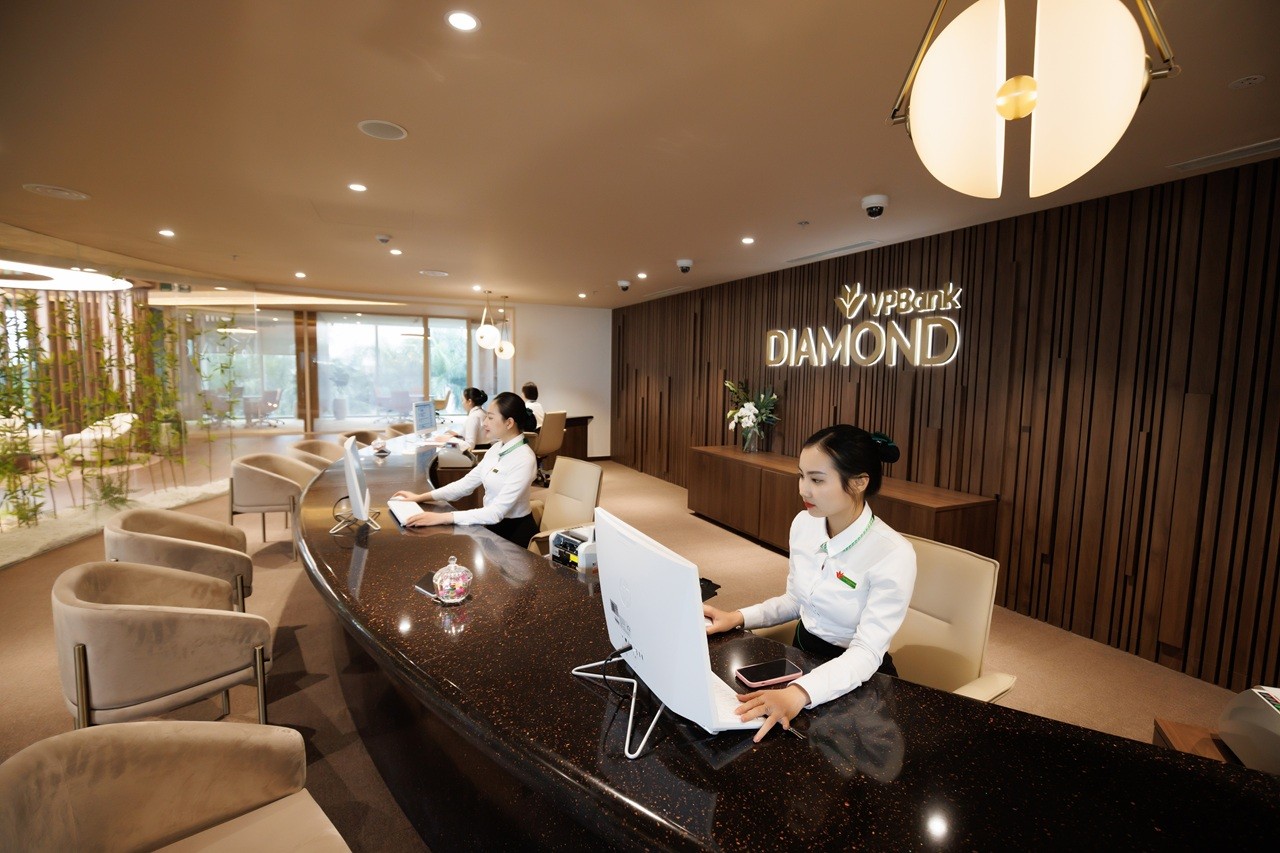 VPBank ghi danh Ngân hàng tiêu biểu trong triển lãm 80 năm thành tựu kinh tế Việt Nam