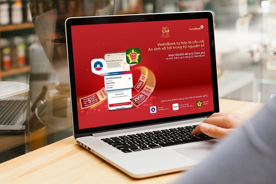 Nhận quà từ Chính phủ – Niềm vui nhân đôi cùng VietinBank