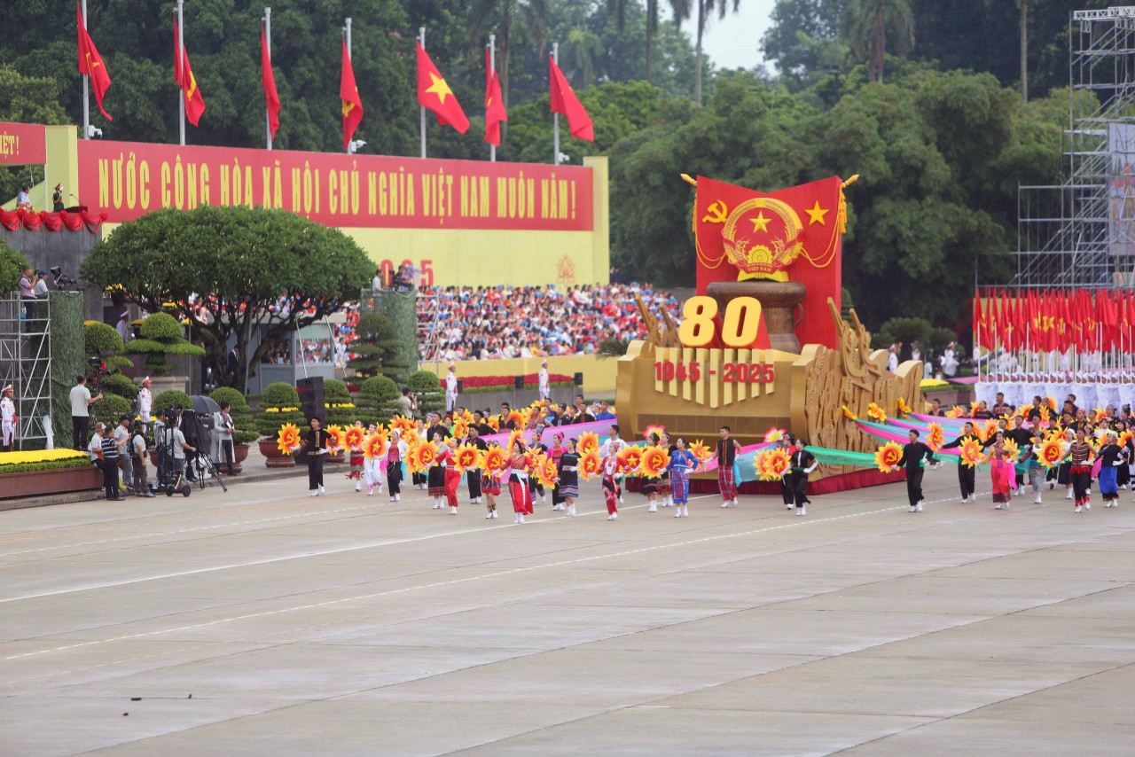 Tổng duyệt diễu binh, diễu hành A80 trong bầu không khí đẹp nao lòng