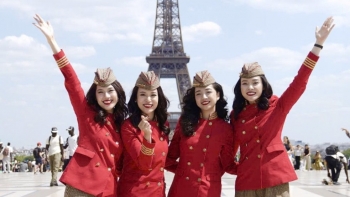 Vietjet bứt phá mạnh mẽ trong 6 tháng đầu năm 2025: Doanh thu, lợi nhuận tăng trưởng vượt bậc, đơn đặt hàng tàu bay kỷ lục