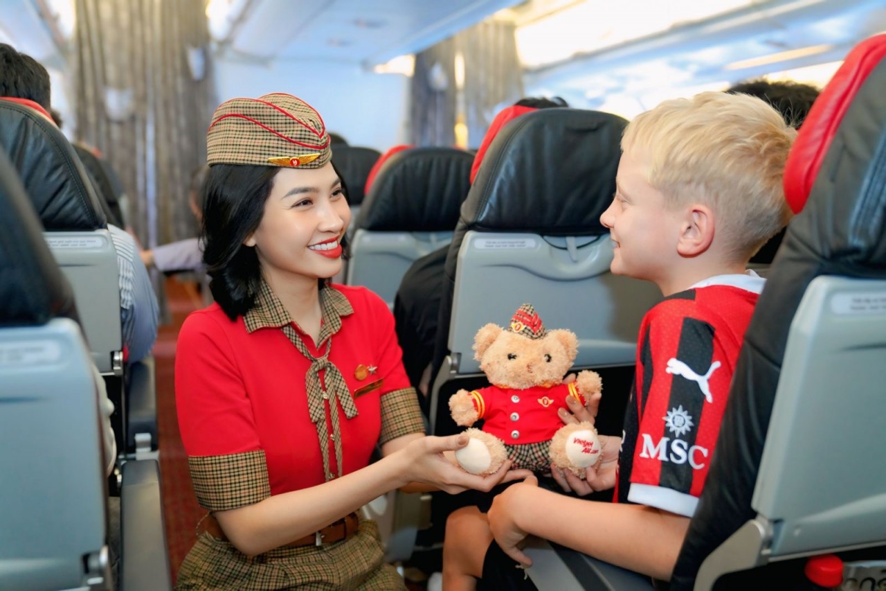 Vietjet bứt phá mạnh mẽ trong 6 tháng đầu năm 2025: Doanh thu, lợi nhuận tăng trưởng vượt bậc, đơn đặt hàng tàu bay kỷ lục
