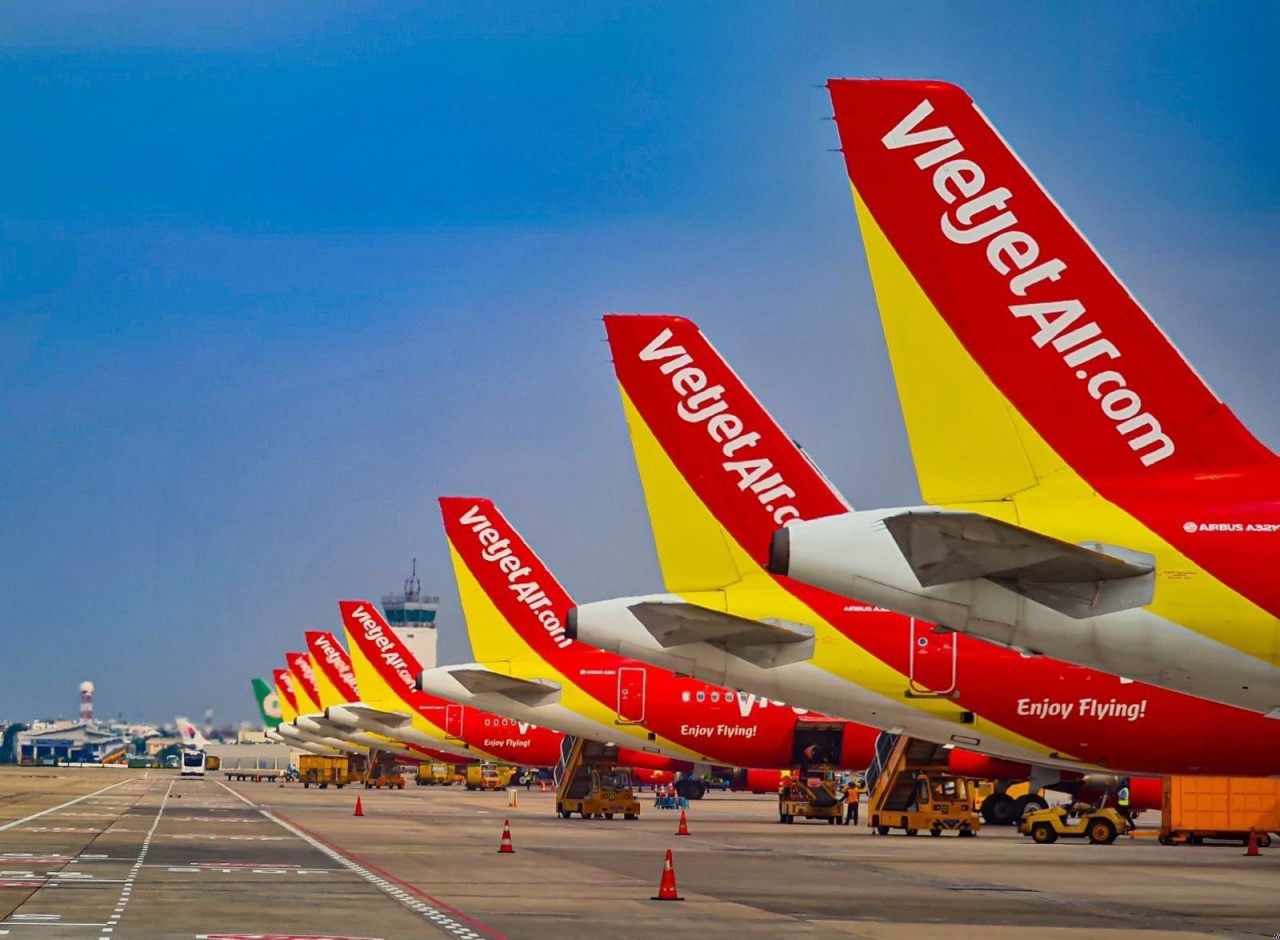 Vietjet bứt phá mạnh mẽ trong 6 tháng đầu năm 2025: Doanh thu, lợi nhuận tăng trưởng vượt bậc, đơn đặt hàng tàu bay kỷ lục