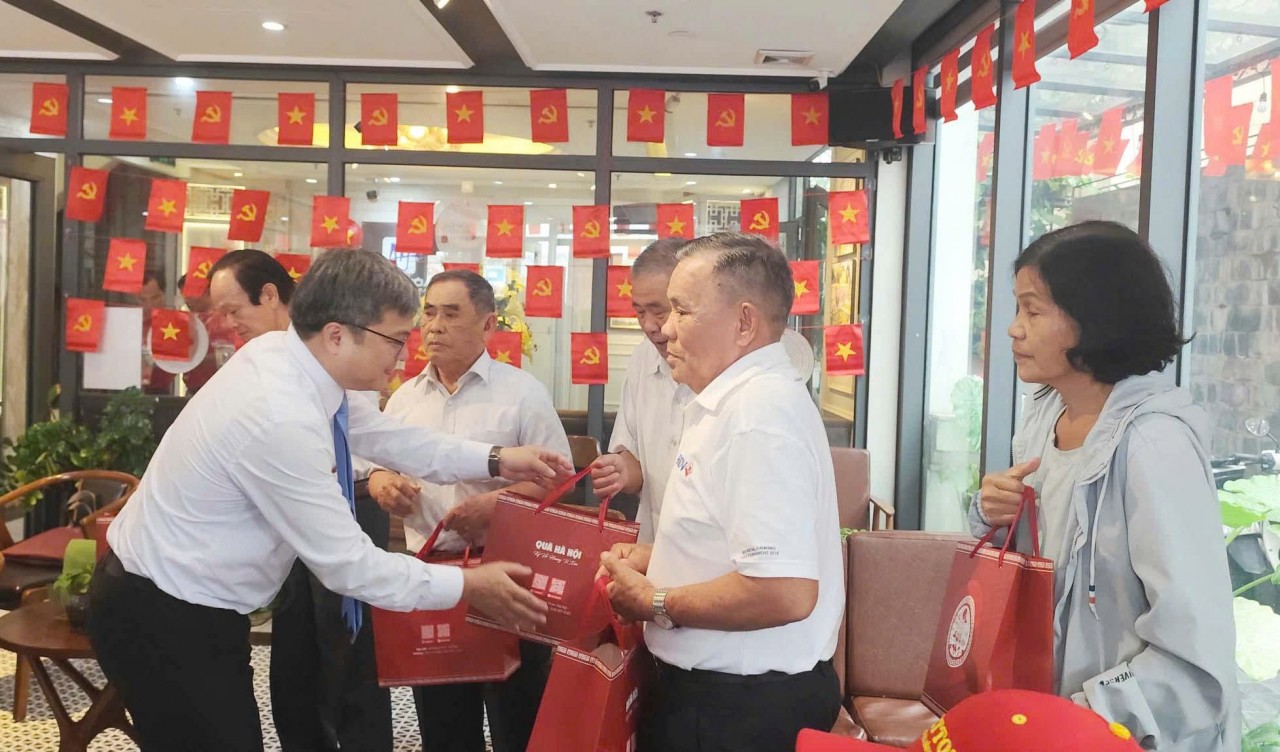 Đoàn đại biểu TP. Đà Nẵng gồm 282 người đã có mặt tại Hà Nội để tham dự Đại lễ A80