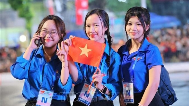 Đi trong ánh bình minh rạng ngời của Tổ quốc