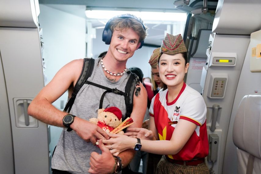 Những chuyến bay Vietjet mang cờ đỏ - sao vàng rực rỡ khắp trong, ngoài nước dịp kỷ niệm 80 năm Quốc khánh 2/9