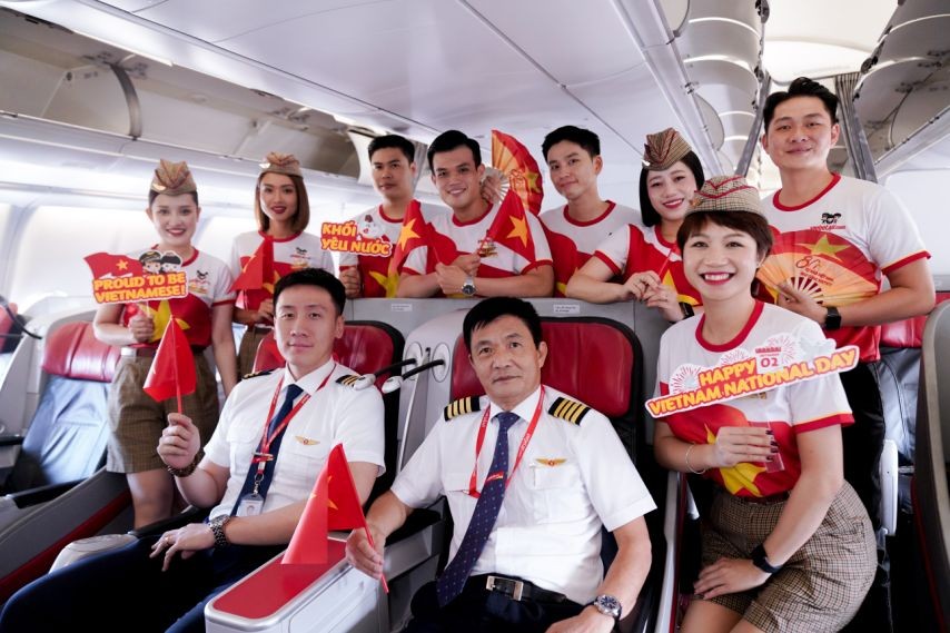 Những chuyến bay Vietjet mang cờ đỏ - sao vàng rực rỡ khắp trong, ngoài nước dịp kỷ niệm 80 năm Quốc khánh 2/9