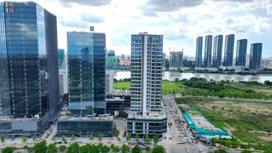 Nguồn cung khan hiếm, giá nhà leo thang: Lối đi nào cho nhà đầu tư bất động sản?